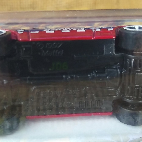 Hot Wheels Captain America 70 Mustang Mach I - Picture 6 of 6